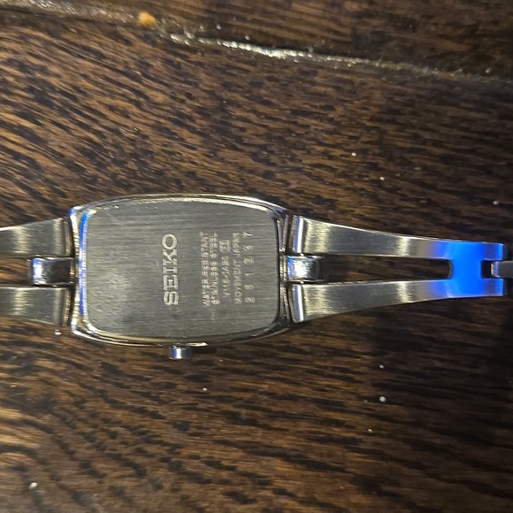 Seiko Solar Silver Women's Watch - Picture 3 of 3